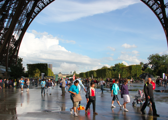 Pictures of Paris by Minakhee Mishra Buzzingtales